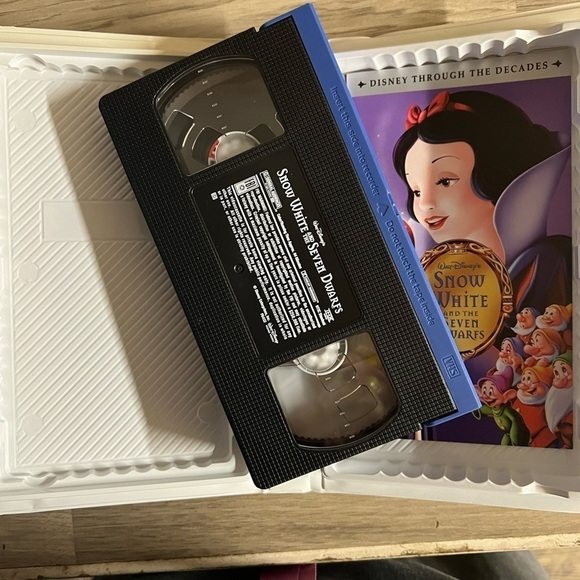 Disney Snow White Vintage VHS Platinum Excellent - Picture 3 of 7